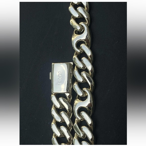 Iced Out Figarucci Link Choker - Picture 7 of 12